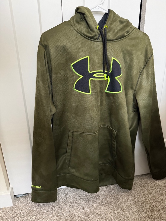 Other - Under armor sweater
